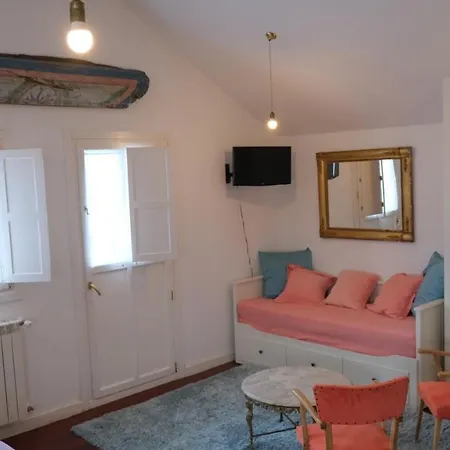 Hotel La Casa De Camelias 3*