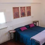 La Casa De Camelias 3*