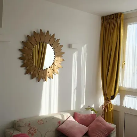 فندق La Casa De Camelias 3*