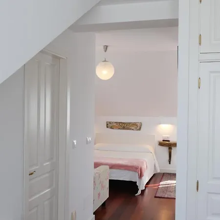 Hotel La Casa De Camelias 3*