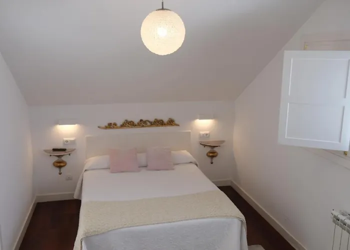 Hotel La Casa De Camelias 3*