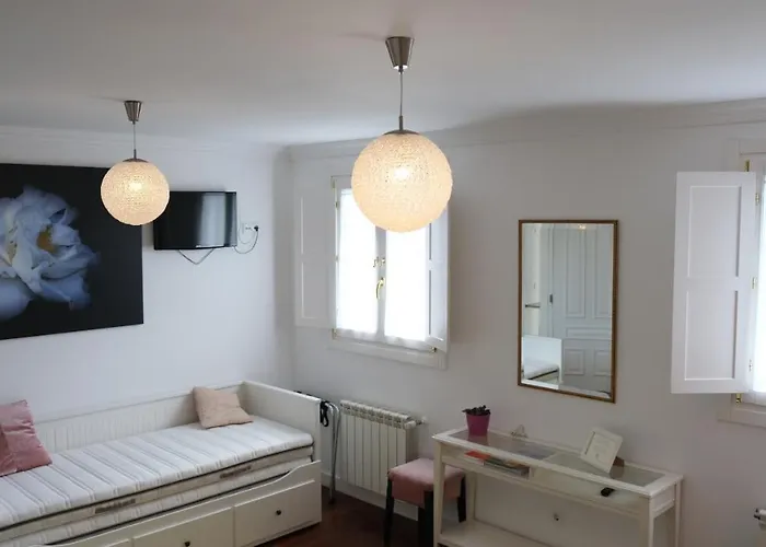 La Casa De Camelias 3* Busto